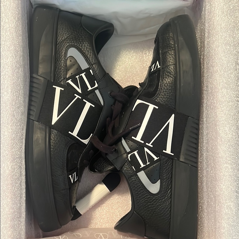 Valentino Black Men Sneakers